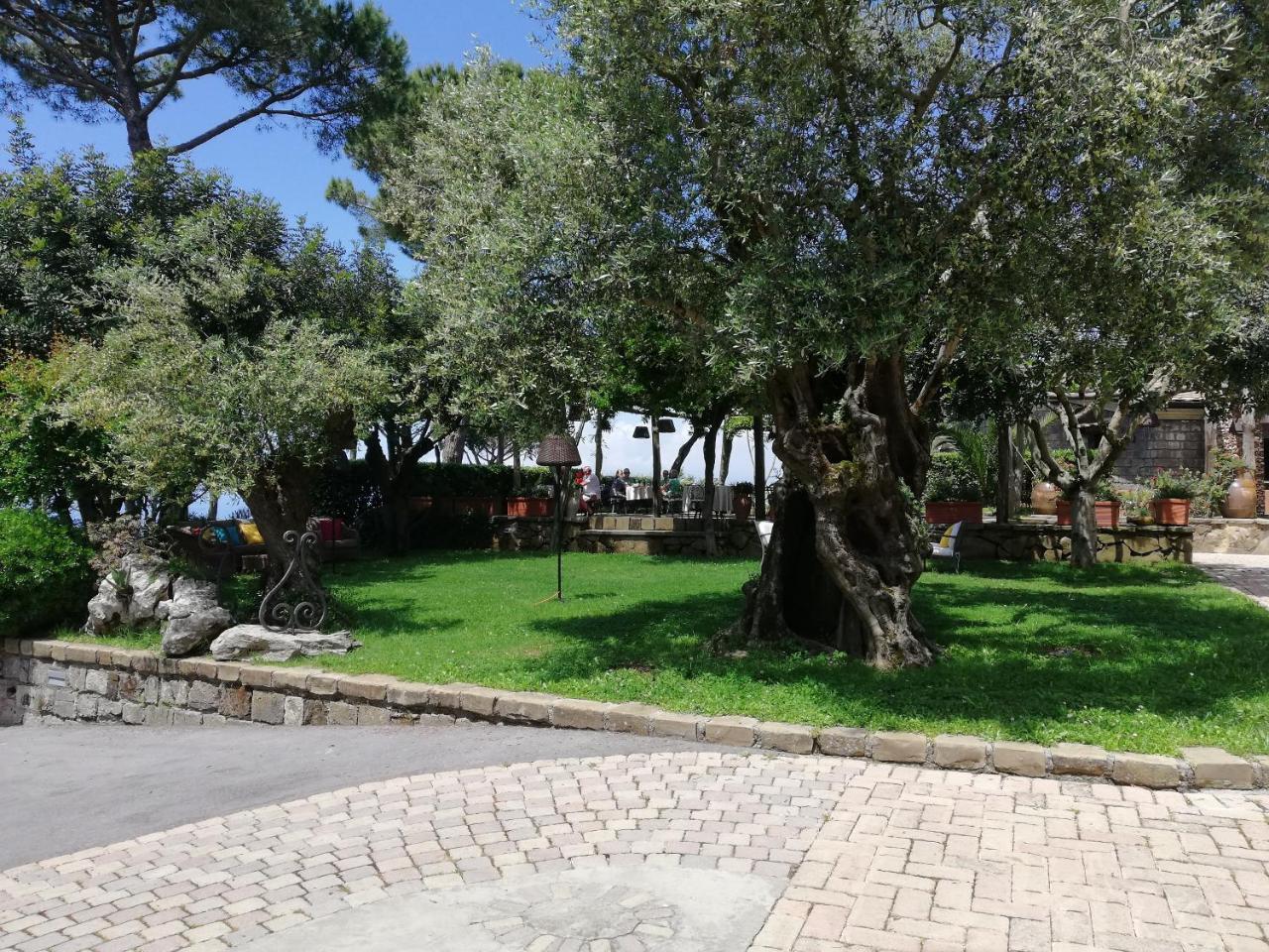 Oasi Olimpia Relais Hotel Sant'Agata sui due Golfi Exterior photo